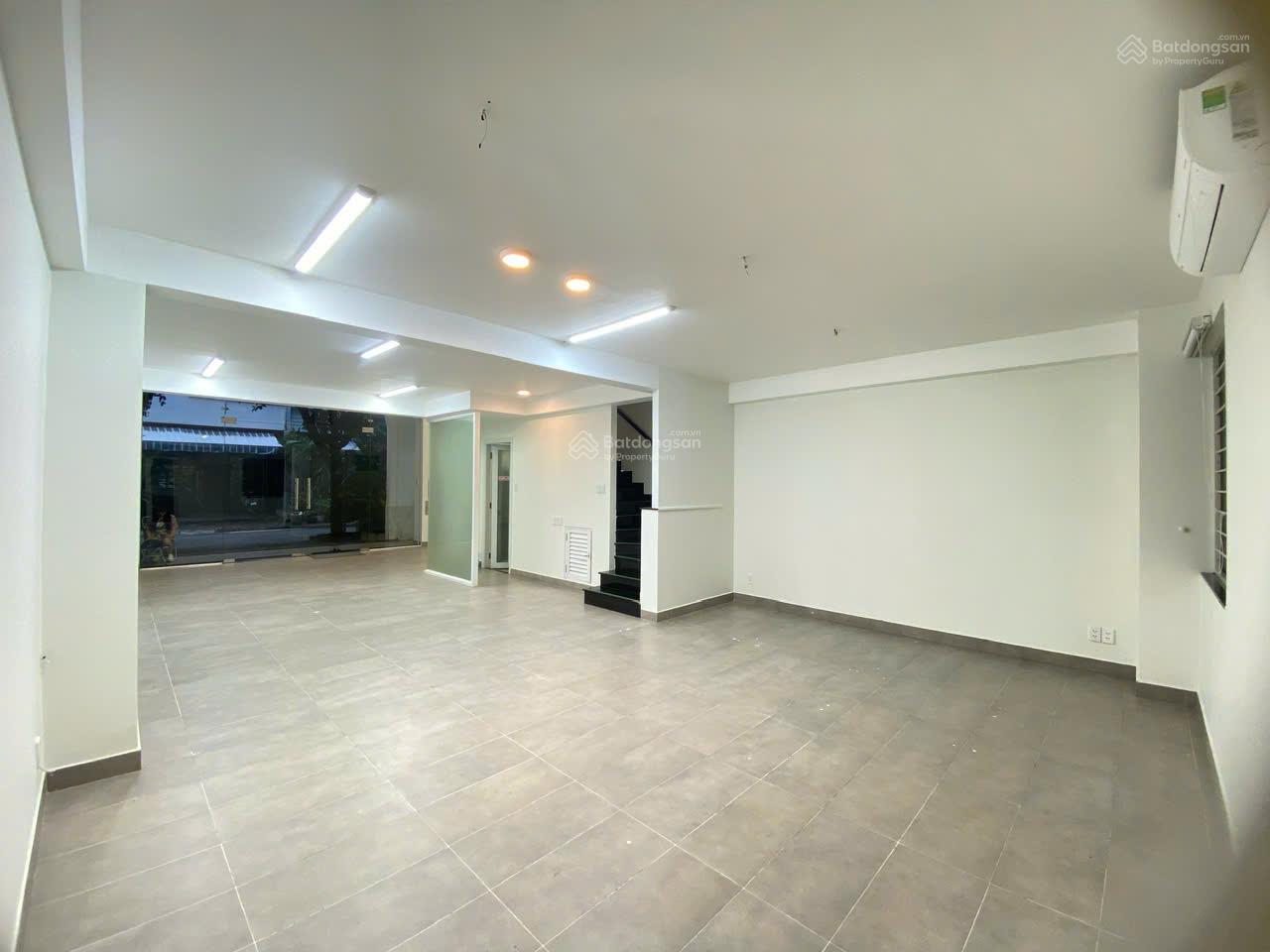 Cho thuê nhà PMH Q7. DTSD: 350m2, trệt lửng 3 lầu. Phù hợp để ở - văn phòng đại diện. Em Luân - Hợp Tín Land | BĐS Phú Mỹ Hưng – Quận 7 - 9768