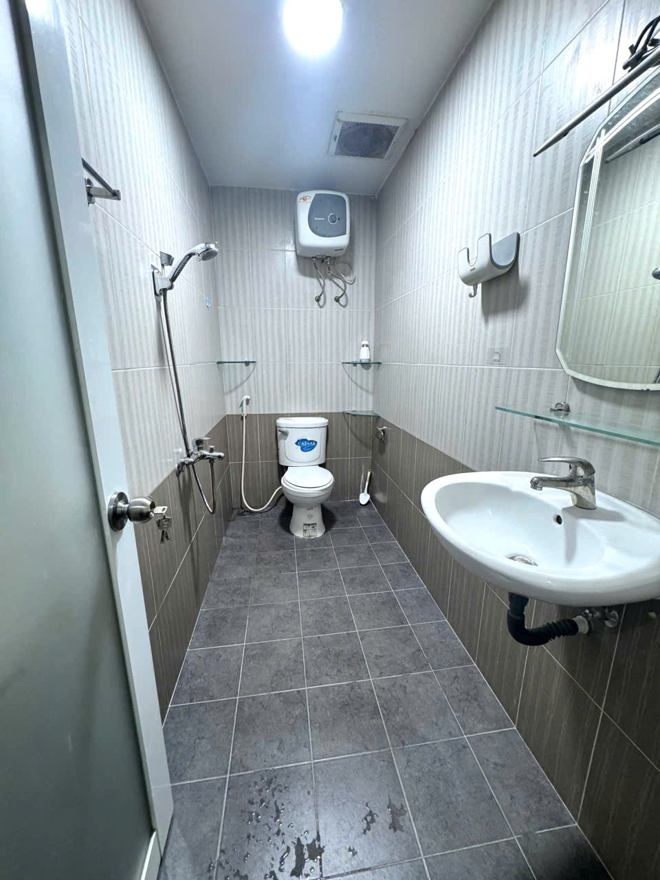 Bán căn hộ Phú Mỹ Hưng, khu Sky 3. Giá 4,9 tỷ cỏn TL, 70,12m2, 3PN + 2WC, lầu cao. Full nội thất. vui lòng LH: Hoàng Cường - 9821