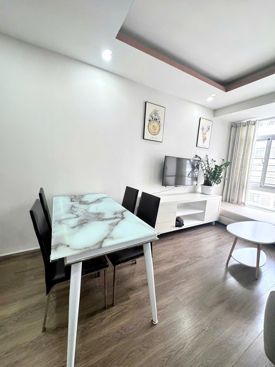 Bán căn hộ Phú Mỹ Hưng, khu Sky 3. Giá 4,9 tỷ cỏn TL, 70,12m2, 3PN + 2WC, lầu cao. Full nội thất. vui lòng LH: Hoàng Cường - 9818