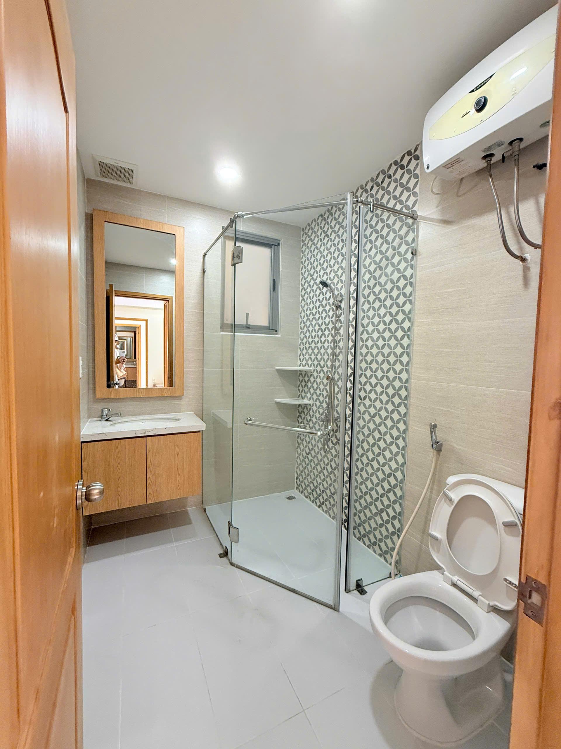 Cho thuê căn hộ Hưng Phúc, phú mỹ hưng, quận 7. Diện tích: 79m, view biệt thự. Nhà mới decor nội thất mới 100%, 2 phòng ngủ, giá chỉ 22 tr/ tháng. Anh chị xem nhà liên hệ: hotline Ngọc Thư - 9838