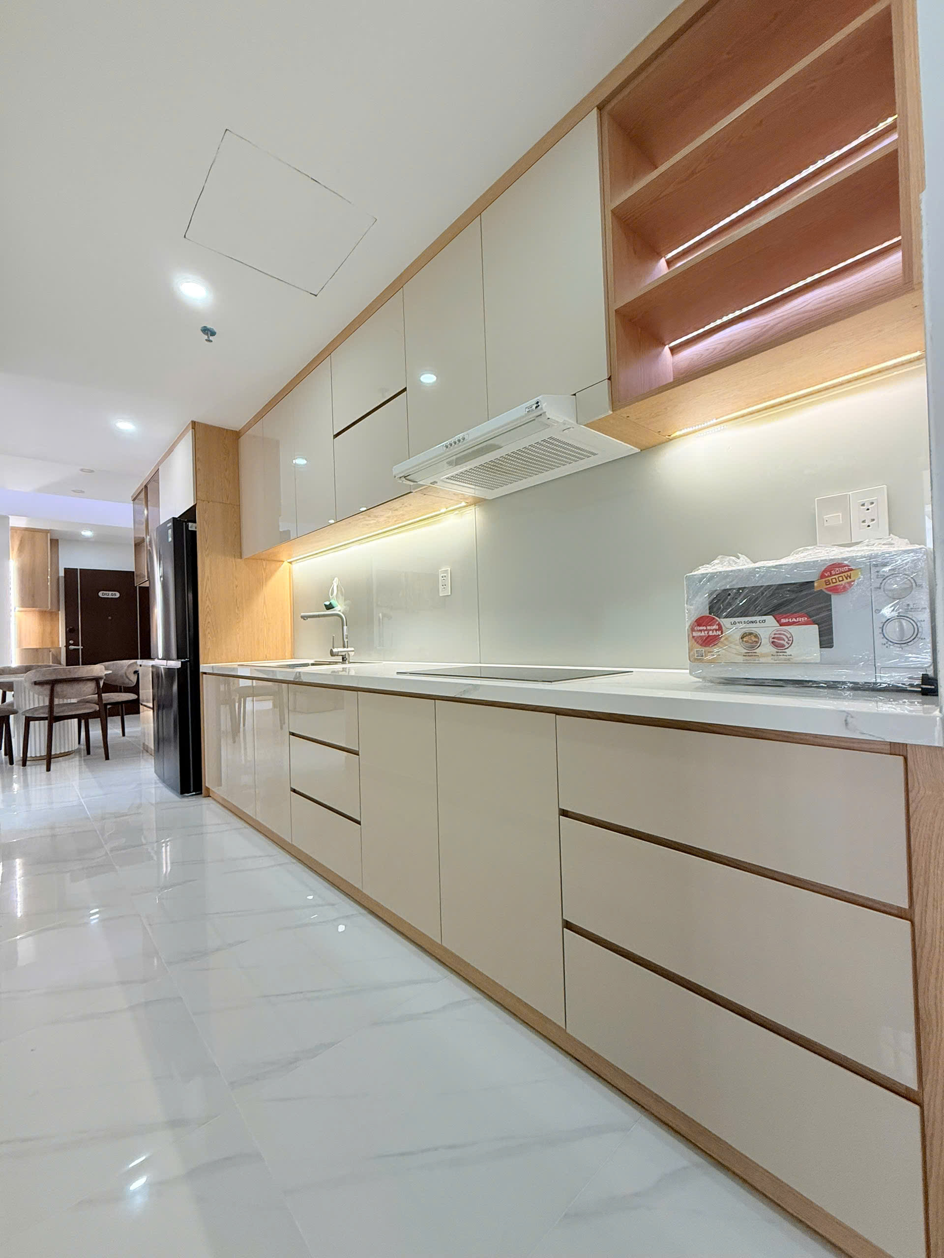 Cho thuê căn hộ Hưng Phúc, phú mỹ hưng, quận 7. Diện tích: 79m, view biệt thự. Nhà mới decor nội thất mới 100%, 2 phòng ngủ, giá chỉ 22 tr/ tháng. Anh chị xem nhà liên hệ: hotline Ngọc Thư - 9832