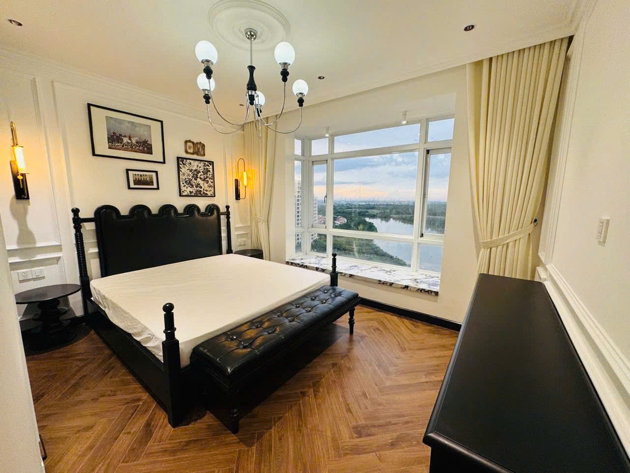 Cho thuê căn hộ Riverside residence , nguyễn lương bằng, phú mỹ hưng, quận 7. Diện tích: 136m, 3 phòng ngủ, 2wc. View sông, nội thất cao cấp, nhà mới 100%. Gía cho thuê chỉ 50tr/ tháng. Anh chị xem nhà liên hệ: hotline Ngọc Thư - 9846