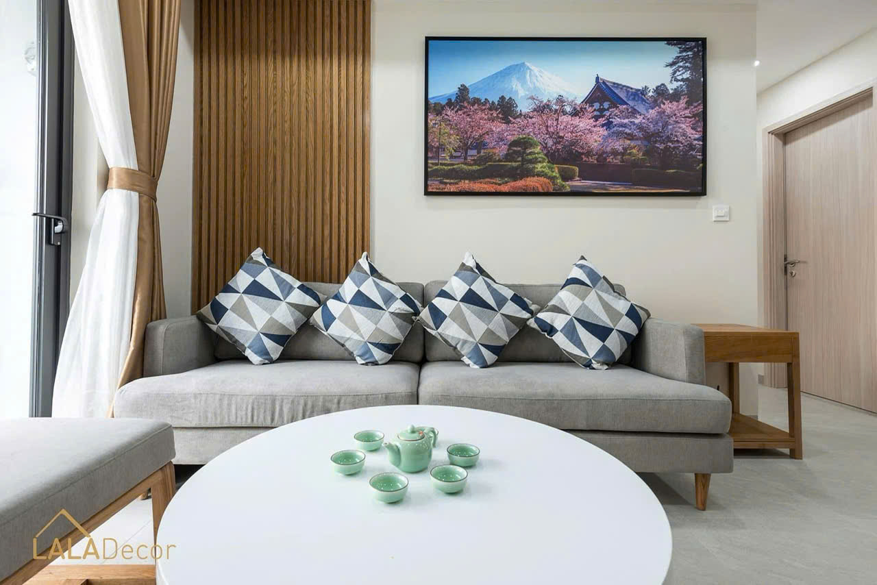 Bán căn hộ Hưng Phúc Premier , phú mỹ hưng, quận 7. Diện tích: 79m, 2 phòng ngủ, 2wc. Căn hộ 2 view thoáng mát. Nội thất cao cấp, giá chỉ: 7.8 tỷ . Anh chị xem nhà liên hê: hotline Ngọc Thư - 9866