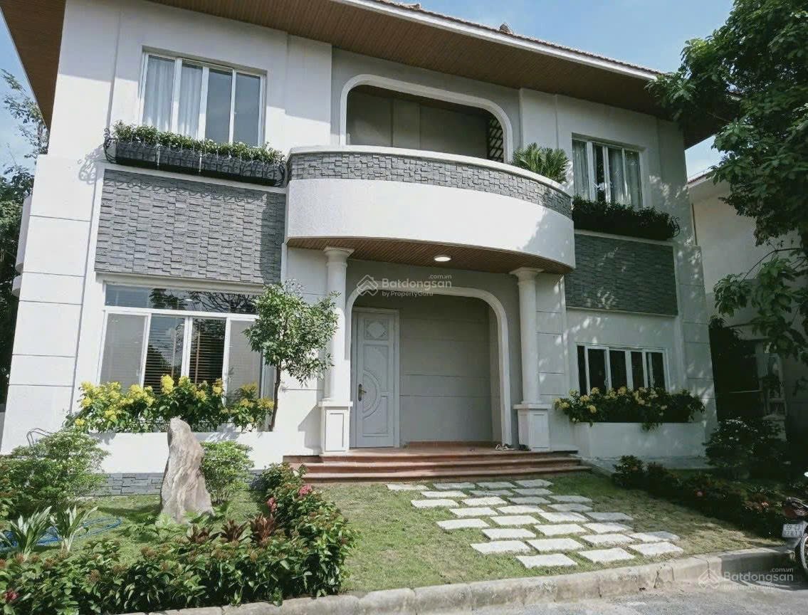 Bán biệt thự Phú Mỹ Hưng, Q7, TP.HCM.khu Phú Gia. 85 tỷ, 317.3m2, 4PN.4WC, hướng Nam.