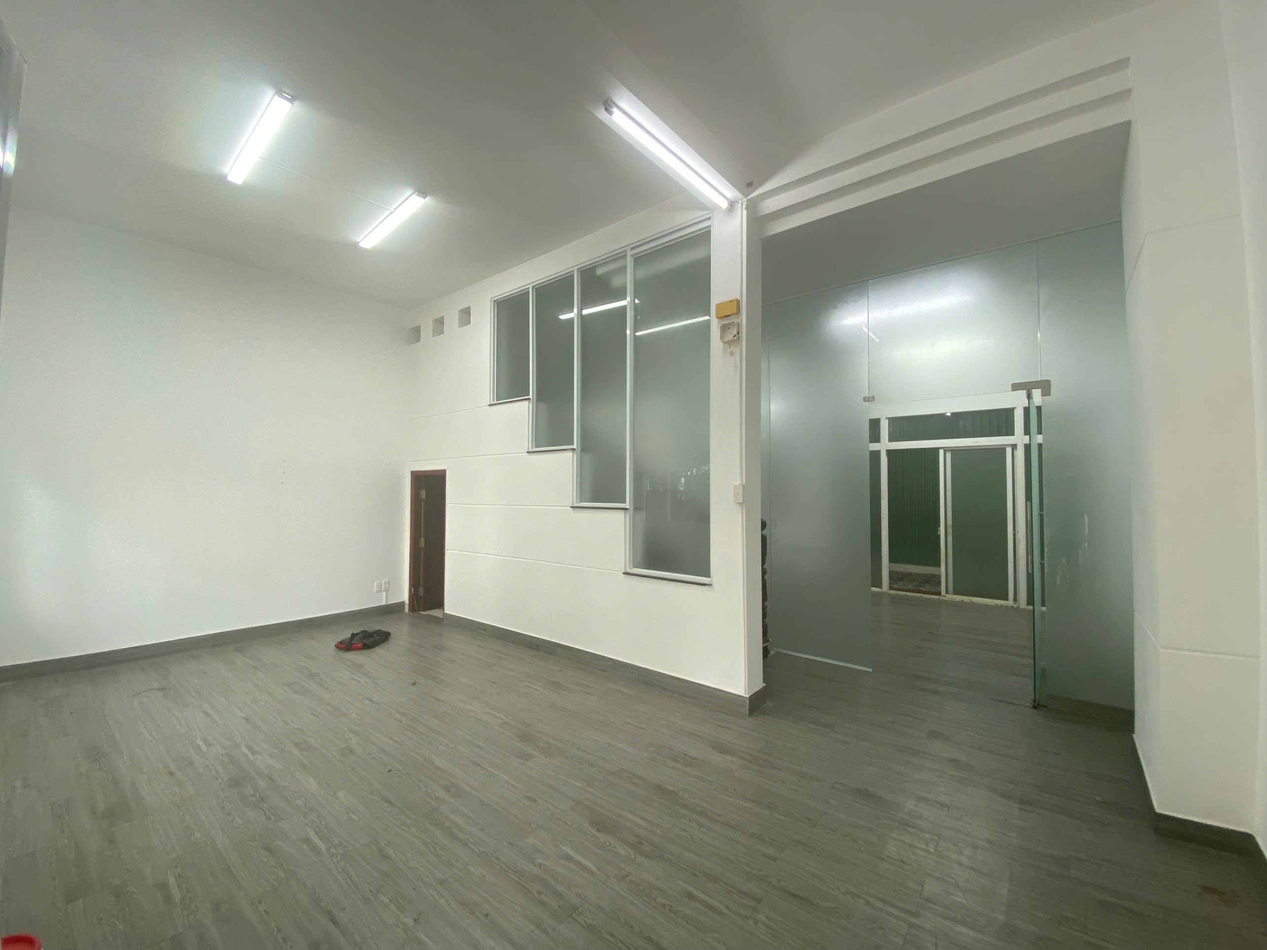 Cho thuê  biệt thự liền kề Phú Mỹ Hưng. Thiết kế: 4PN, 3WC, 126m2 - Phú Mỹ Hưng. Giá: 35 triệu. Phù Hợp Ở - Làm Văn Phòng. Em Luân - Hợp Tín Land | BĐS Phú Mỹ Hưng – Quận 7 - 10023