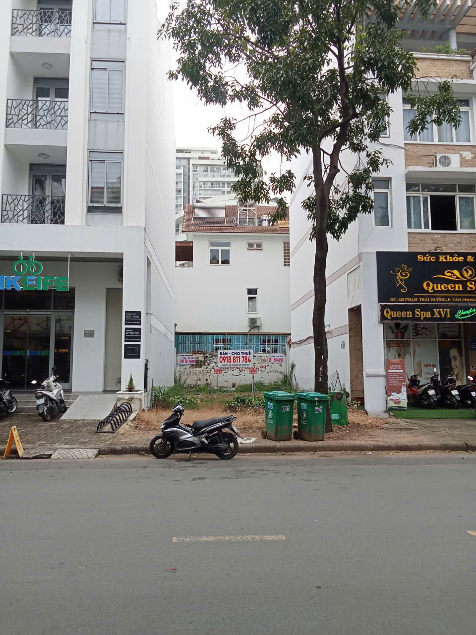 Bán lô đất nhà phố khu Nam Long 3 - Phú Mỹ Hưng - Quận 7. Mặt tiền đường Phạm Thái Bường (17.5m). Trục đường kinh doanh sầm uất. DT: 7x18m. Xây dựng: Trệt - Lửng - 3 lầu. Phù hợp xây dựng làm làm căn hộ dịch vụ, showroom, văn phòng công ty đại diện... Liên hệ: Em Thành Luân - Hợp Tín Land | BĐS Phú Mỹ Hưng – Quận 7