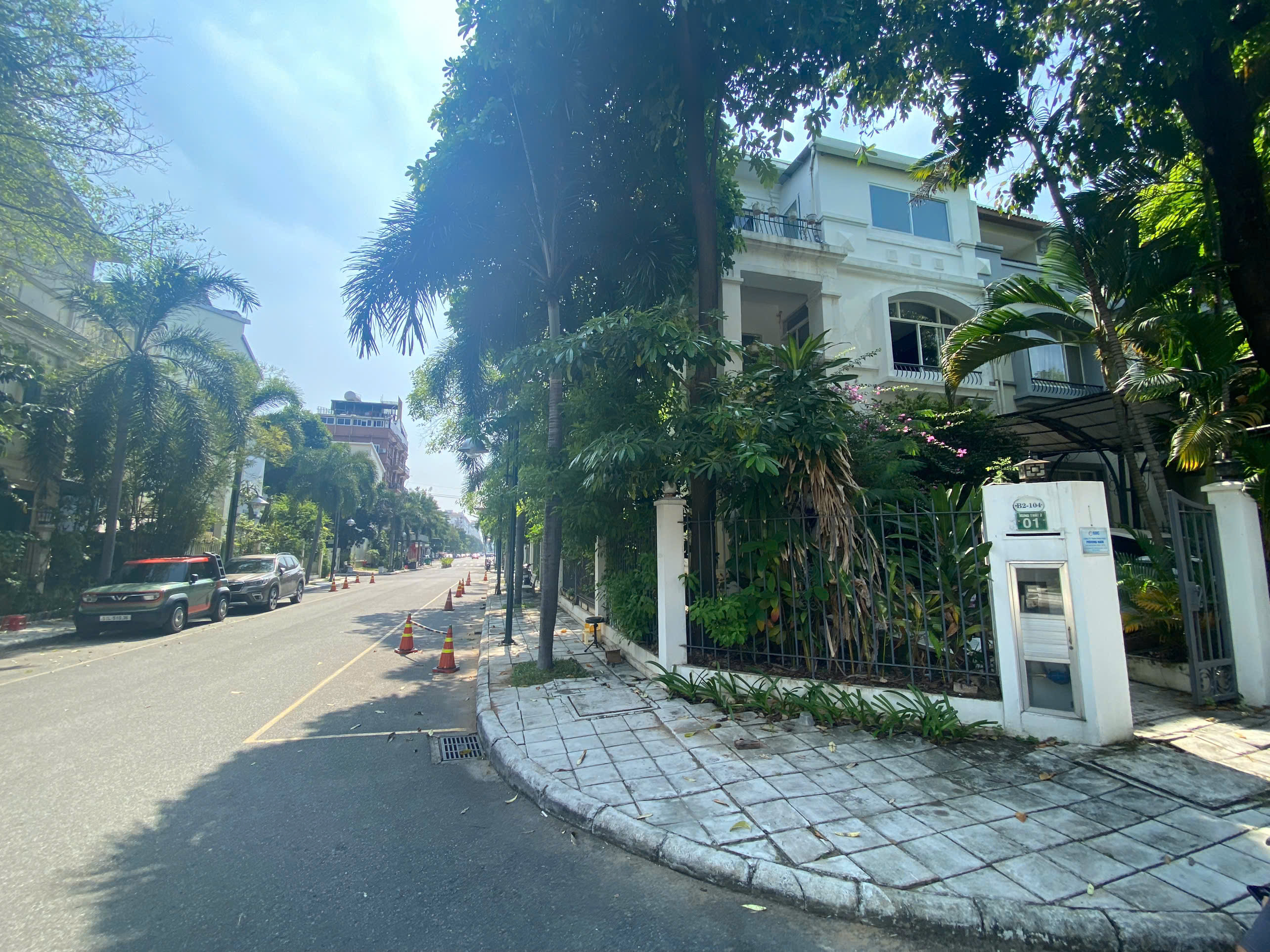 Cho Thuê Biệt Thự Góc 2 Mặt Tiền Đường Khu Compound Hưng Thái PMH. DT: 9*18m. Nhà Góc Thoáng Mát - Phù Hợp Ở - VP.  An Ninh 237. Em Luân