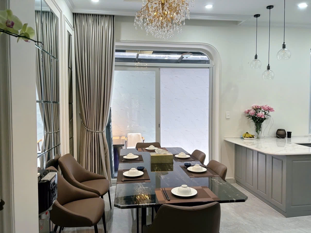 Cho Thuê Biệt Thự Mỹ Thái Thuộc Khu Đô Thị Phú Mỹ Hưng - Quận 7. Tổng DTSD: 190m2. Thiết Kế 4PN - 5WC. Nhà Full Nội Thất Mới - Đẹp - Hiện Đại. Phù Hợp Ở Gia Đình. Liên Hệ: Em Thành Luân BDS Phú Mỹ Hưng. Công ty BĐS Hợp Tín Land. - 10193