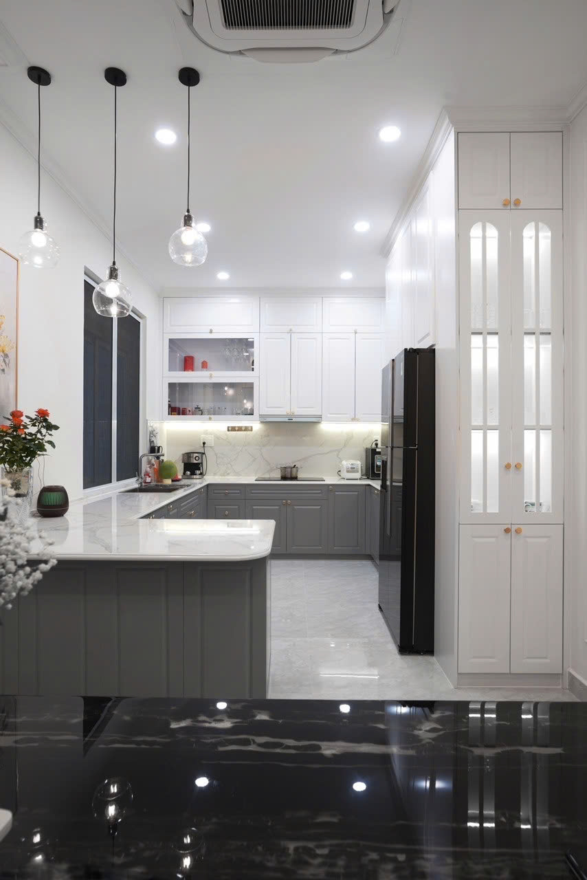 Cho Thuê Biệt Thự Mỹ Thái Thuộc Khu Đô Thị Phú Mỹ Hưng - Quận 7. Tổng DTSD: 190m2. Thiết Kế 4PN - 5WC. Nhà Full Nội Thất Mới - Đẹp - Hiện Đại. Phù Hợp Ở Gia Đình. Liên Hệ: Em Thành Luân BDS Phú Mỹ Hưng. Công ty BĐS Hợp Tín Land. - 10197