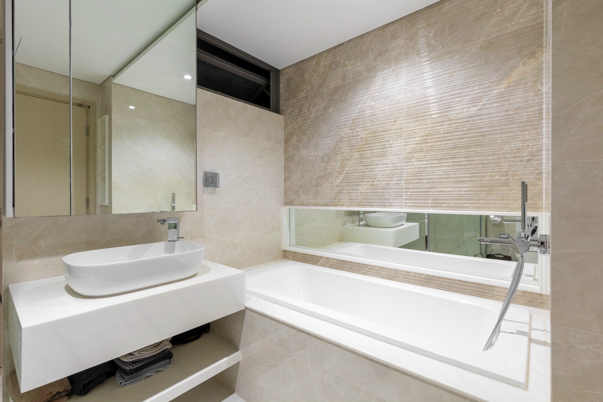 Cho thuê căn hộ Ascentia, 109m, view biệt thự, 3 phòng ngủ, 2wc. Nội thất đầy đủ, cao cấp. Gía chỉ: 39tr/ tháng. Qúy khách xem nhà liên hê: hotline Ngọc Thư - 10216