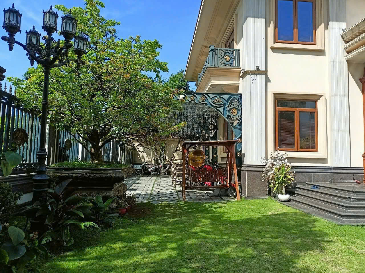 HOT! BÁN BIỆT THỰ VIP KHU MỸ TÚ 2 PHÚ MỸ HƯNG CĂN GÓC VIEW CÔNG VIÊN 3 MẶT THOÁNG 475M2 HỔ BƠI, GIÁ 215TỶ THƯƠNG LƯỢNG MẠNH SÂN VƯỞN RỘNG NÔI THẤT CHÂU ÂU. LH: hotline THANH MỸ - 10255