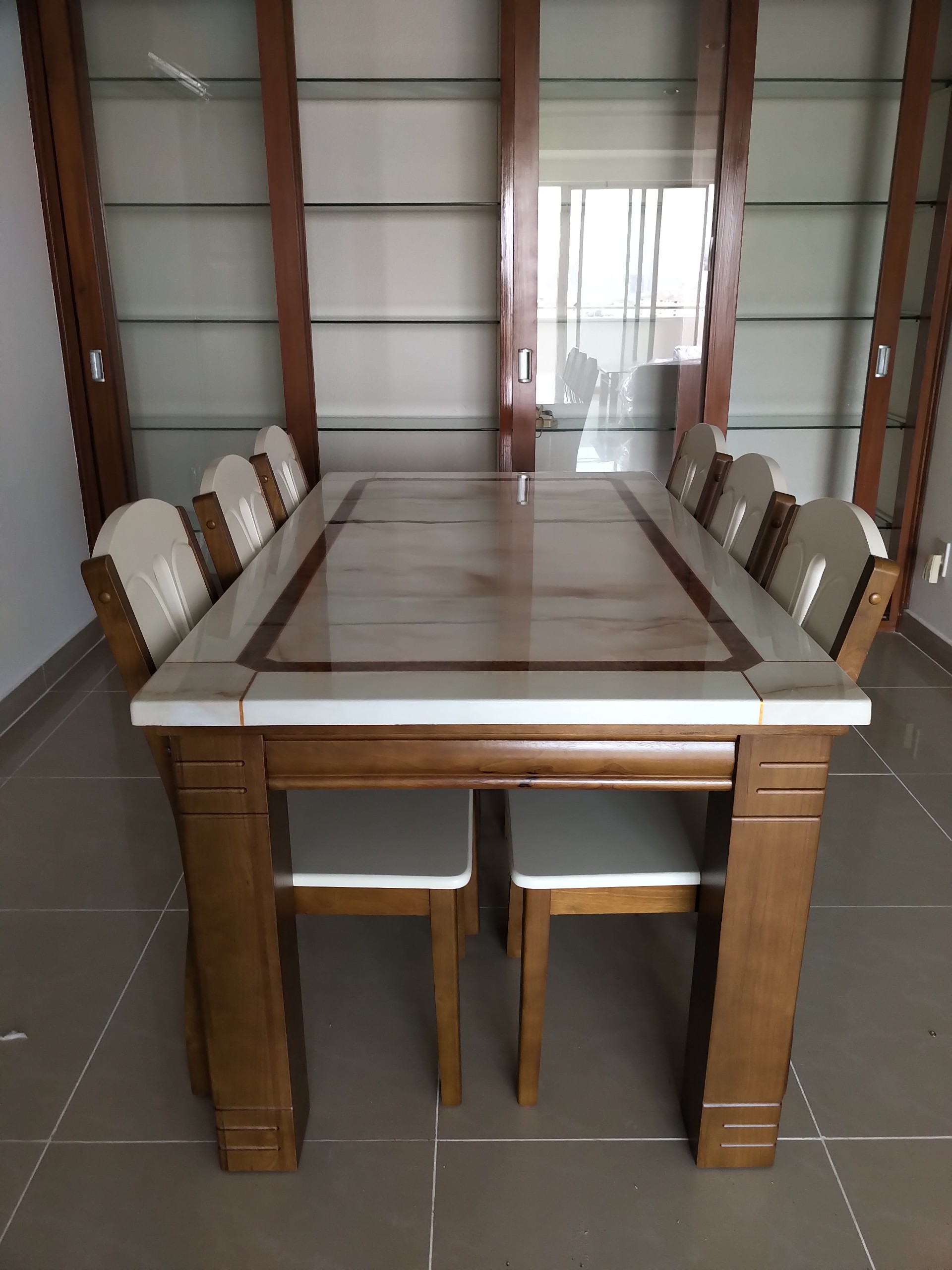 Cho thuê căn hộ Grandview, phú mỹ hưng. Diện tích: 118m, 3 phòng ngủ, 2wc. Nội thất đầy đủ, giá chỉ 25tr/ tháng. ANh chị xem nhà liên hệ: hotline Ngọc Thư - 10333