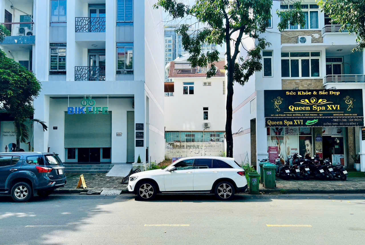 Bán đât biệt thự Phú Mỹ Hưng, 48,5 tỷ, 126m2, khu kinh doanh sầm uất, mặt tiền 7m