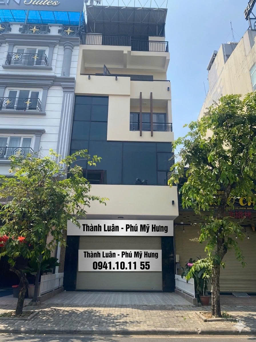 CHO THUÊ NHÀ PHỐ ĐƯỜNG CAO TRIỀU PHÁT- CÓ THANG MÁY - KHU HƯNG PHƯỚC 1 - PMH - Q7. Diện tích: 6m x 18,5m. Kết cấu: Trệt, lửng, 3 lầu, áp mái. Nhà ntcb. Thích hợp làm văn phòng, showroom, phòng khám.... Giá thuê: 2.700$/tháng chưa VAT Thành Luân PMH– hotline Hợp Tín Land | BĐS Quận 7 – Phú Mỹ Hưng - 10406