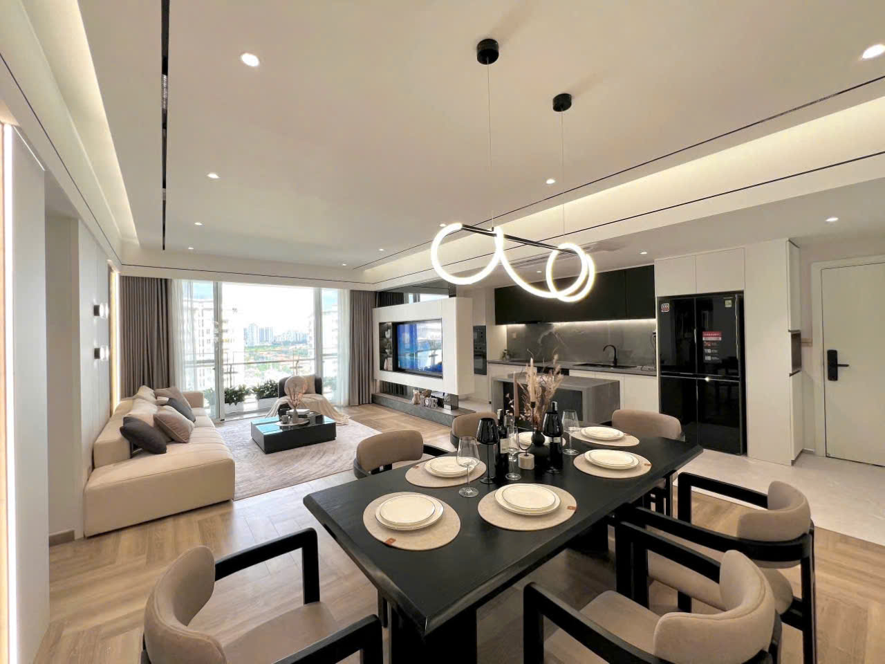 Bán căn hộ River park Residence, phú mỹ hưng. Diện tích: 123m, 3 phòng ngủ, 2wc. Nội thất cao cấp, nhà đang cho thuê dài hạn. Gía chỉ:  16.4 tỷ. LH: hotline Ngọc Thư hẹn xem nhà - 10523