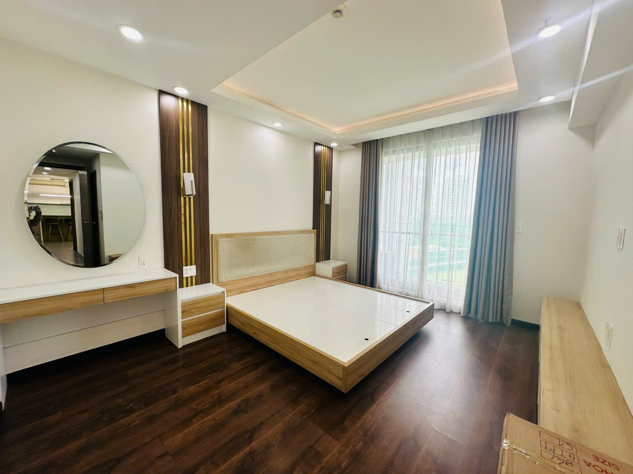 Bán căn hộ Green Valley, phú mỹ hưng, quận 7. Diện tích: 123m, 3 phòng ngủ, 2wc. Nội thất đầy đủ, hiện đai. Khu an ninh, bảo vê 24/24. Nhà đang cho thuê dài hạn, giá chỉ 11 tỷ. Liện hê: hotline Ngọc Thư xem nhà - 10538