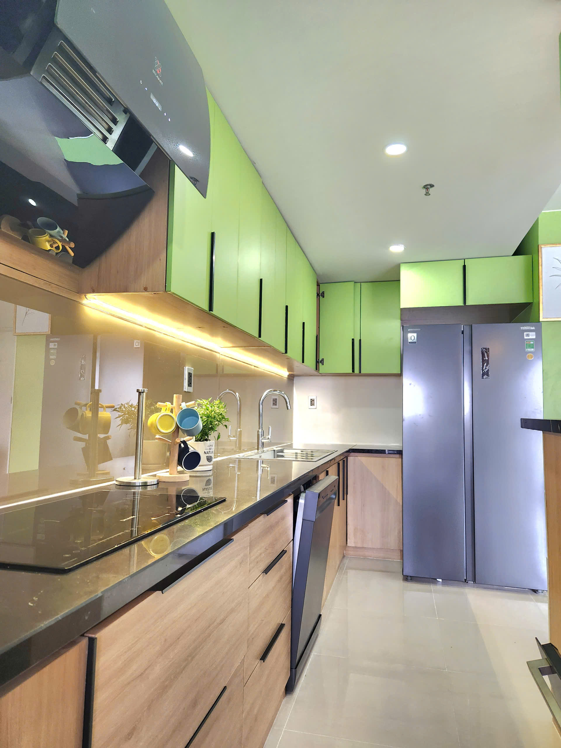 Bán căn hộ Green Valley, phú mỹ hưng, quận 7. Diện tích: 120m, 3 phòng ngủ, 2wc. Nội thất mới, cao cấp, hiện đai. Ô xe hầm, sổ hồng. Nhà đang cho thuê dài hạn, giá chỉ 12 tỷ. Liện hê: hotline Ngọc Thư xem nhà - 10543