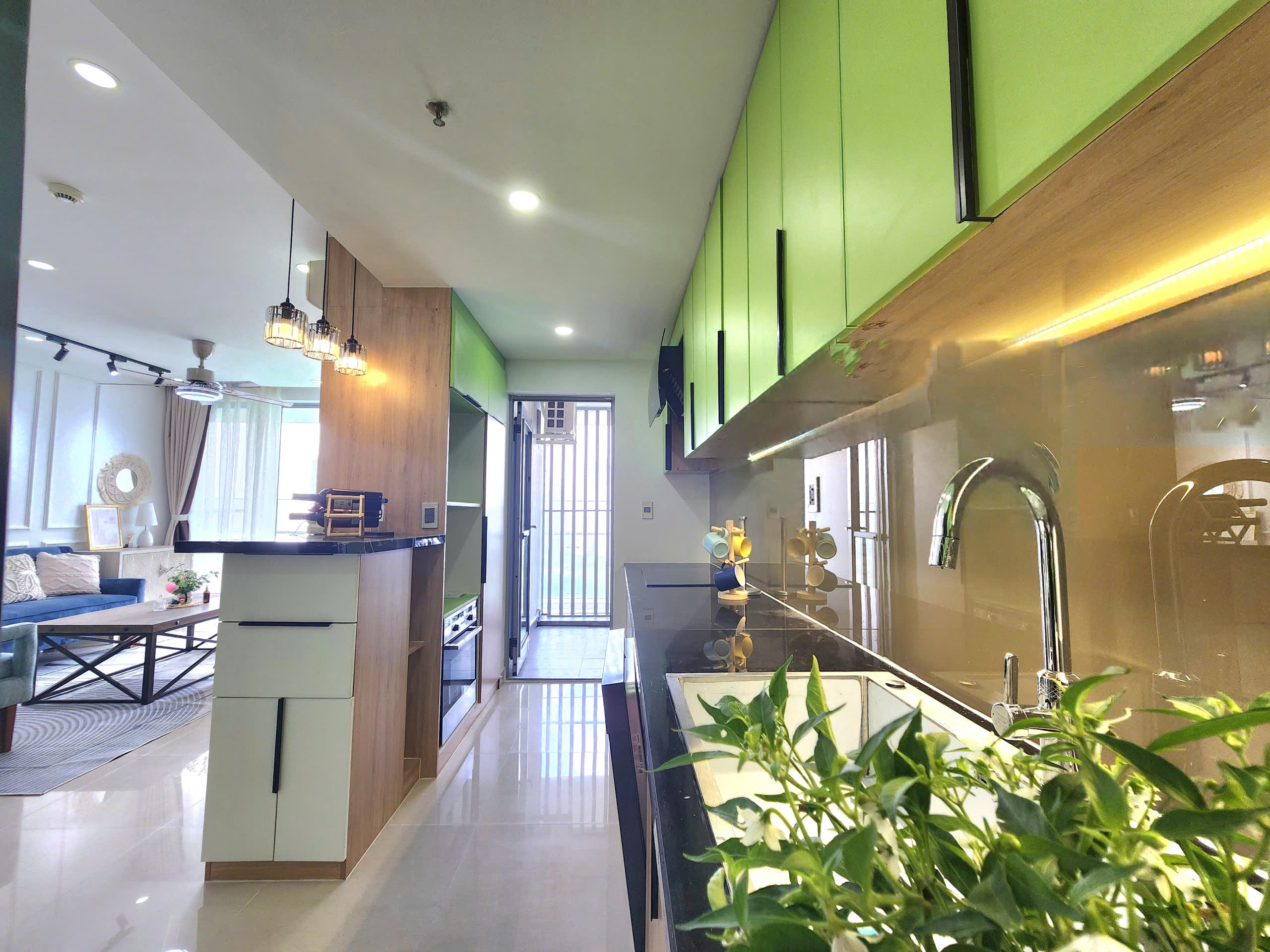 Bán căn hộ Green Valley, phú mỹ hưng, quận 7. Diện tích: 120m, 3 phòng ngủ, 2wc. Nội thất mới, cao cấp, hiện đai. Ô xe hầm, sổ hồng. Nhà đang cho thuê dài hạn, giá chỉ 12 tỷ. Liện hê: hotline Ngọc Thư xem nhà - 10545