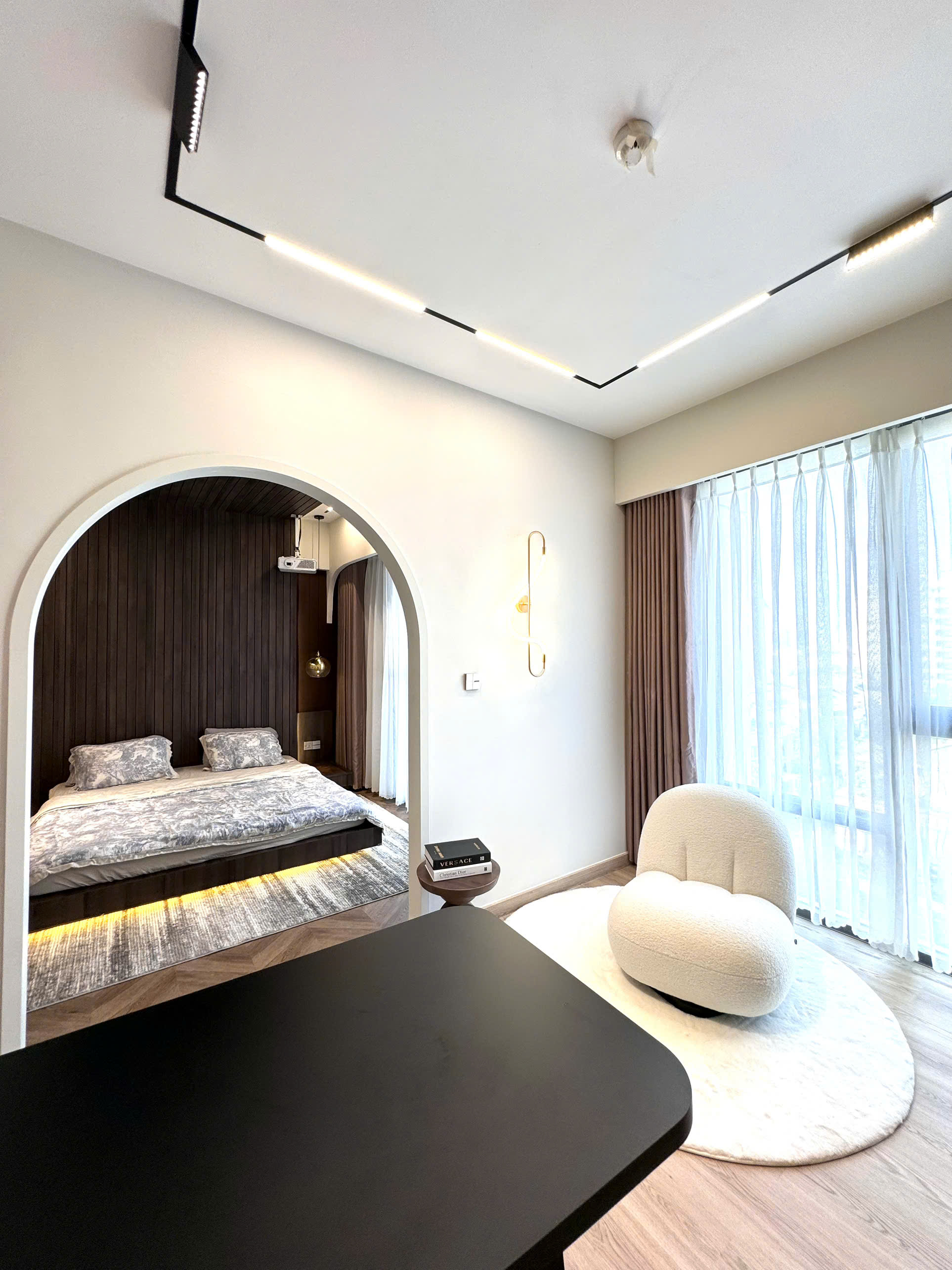 Bán căn hộ Ascentia phú mỹ hưng. Diện tích: 108m, nhà mới thiết kế, 3 phòng ngủ, nội thất cao cấp, view biệt thự, có ô đậu xe tầng hầm, giá chỉ: 13 tỷ. LH: hotline Ngọc Thư xem nhà - 10609