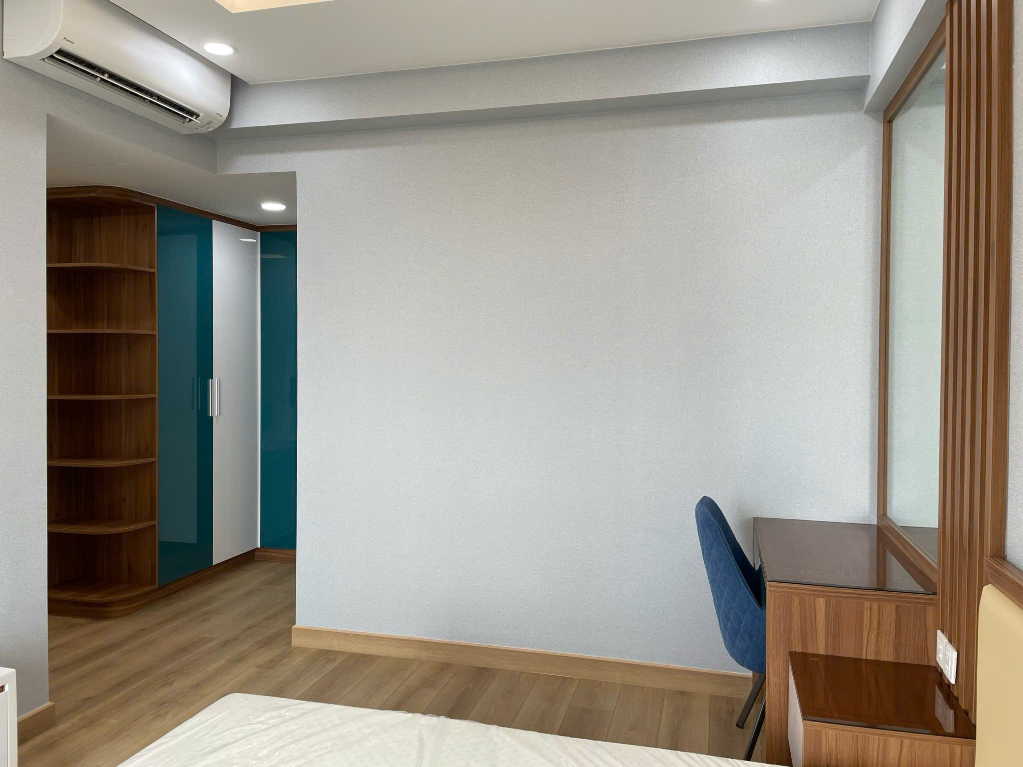 Cho thuê căn hộ Urbanhill phú mỹ hưng, quận 7. Diện tích: 130m, 3 phòng ngủ, nhà mới đẹp , nội thất cao cấp. Gía 40tr/ tháng , Anh chị xem nhà liên hệ: hotline Ngọc Thư - 10760
